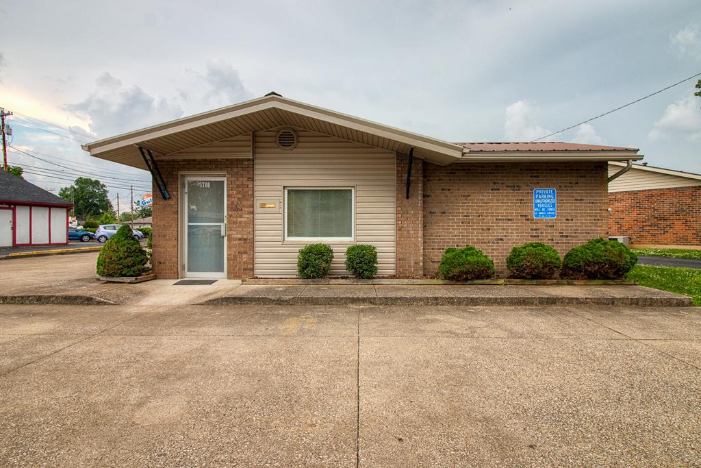 1708 Shawnee - Photo 1
