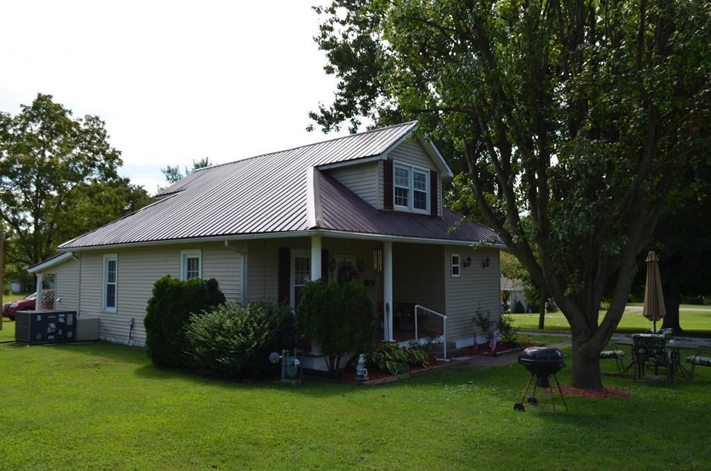 316 Smith St - Photo 1