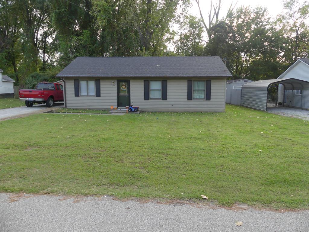1504 Wing Ave - Photo 1
