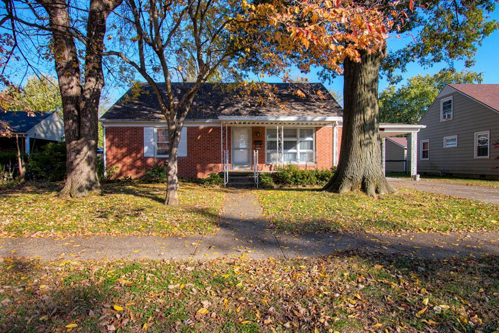2535 Iroquois Dr - Photo 1