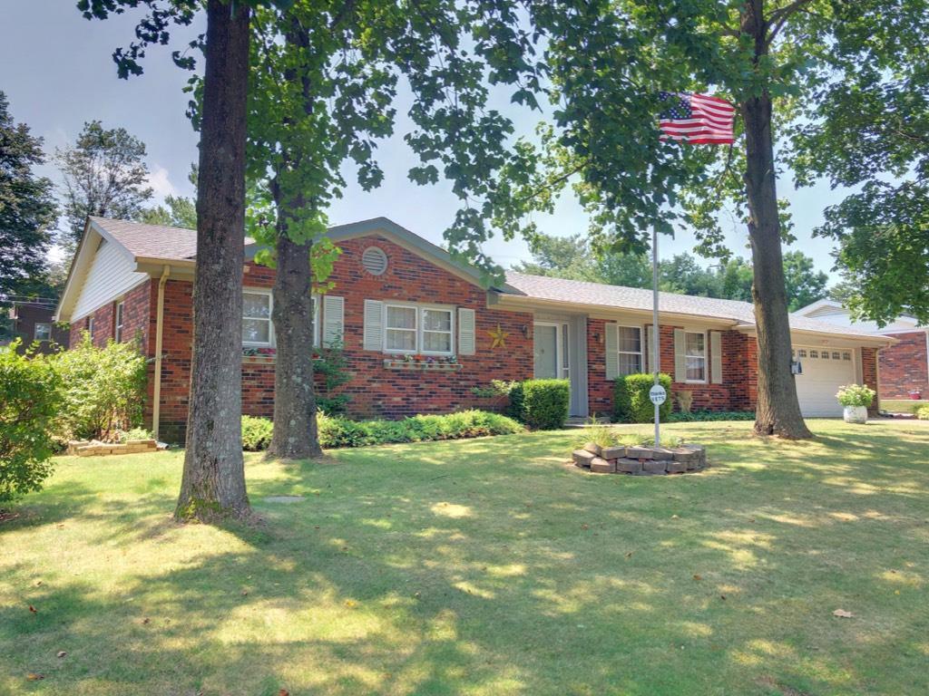 954 Trail Dr - Photo 1