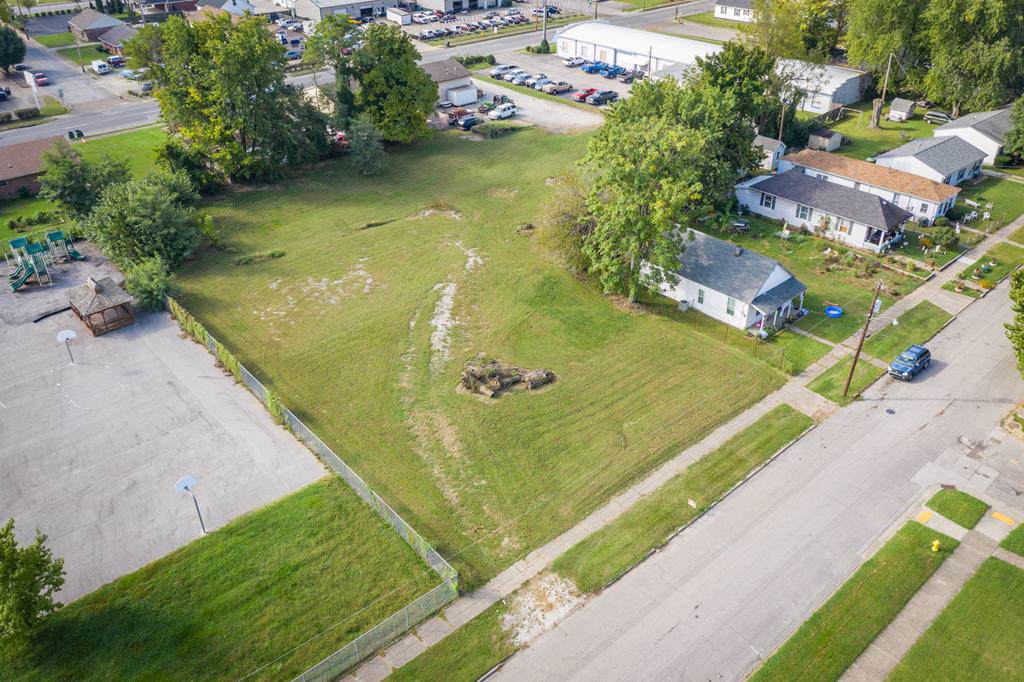 930 W 3rd Street - Photo 1