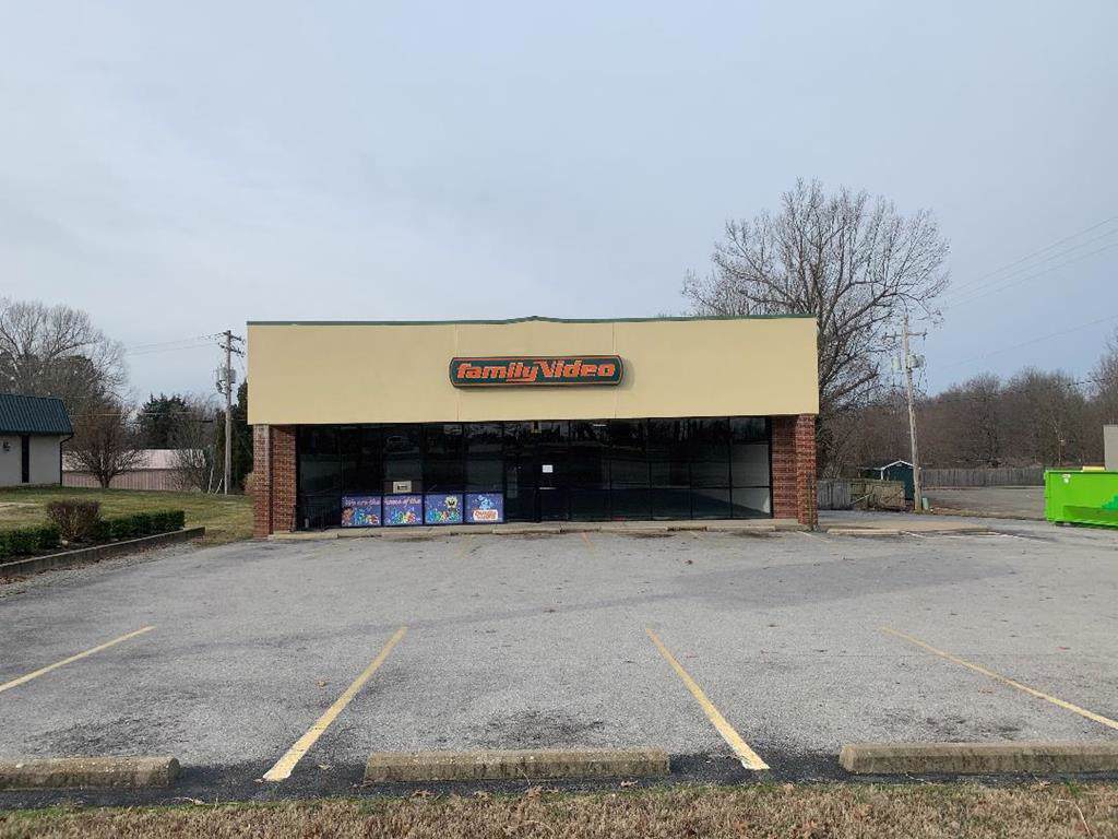 1560 N Main - Photo 1