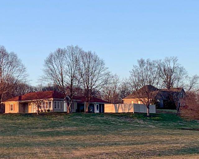 7110 Hwy 60 W - Photo 1