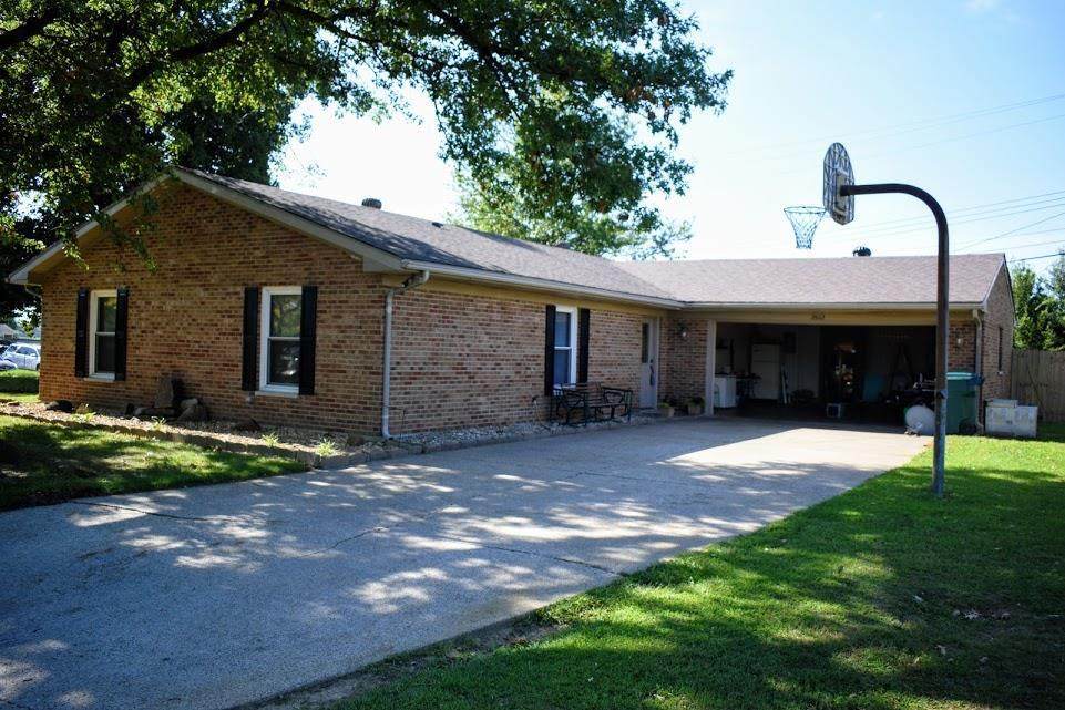 2602 Count Fleet Loop - Photo 1