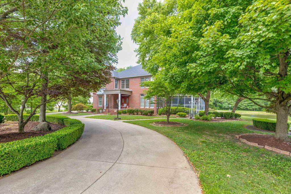833 Alexandria - Photo 1