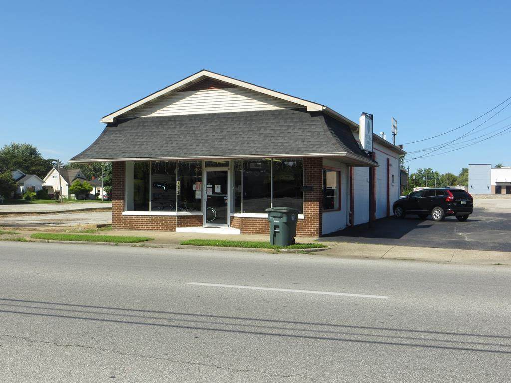 1924 Triplett Street - Photo 1