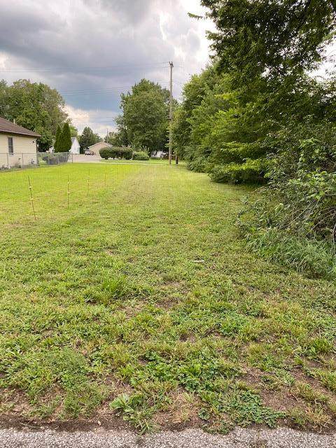 523 Sycamore St - Photo 1