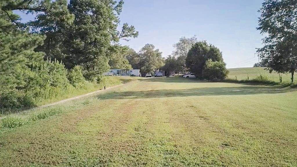 7611 Hwy 762 - Photo 1