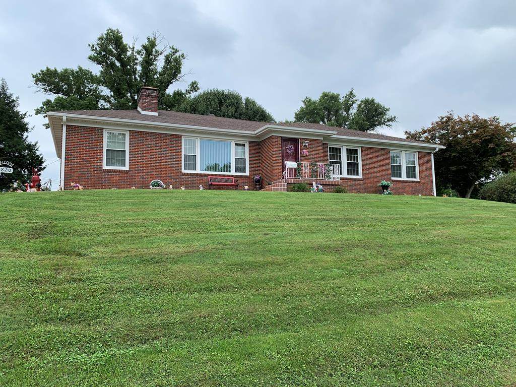 3820 Hillcrest Dr - Photo 1