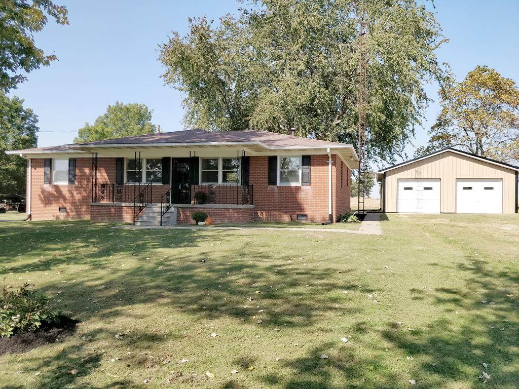 161 Hwy 140 E - Photo 1