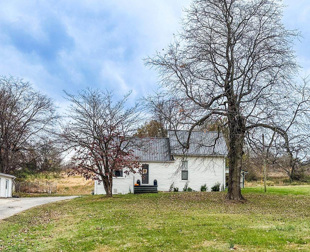 8530 Hwy 81 - Photo 1