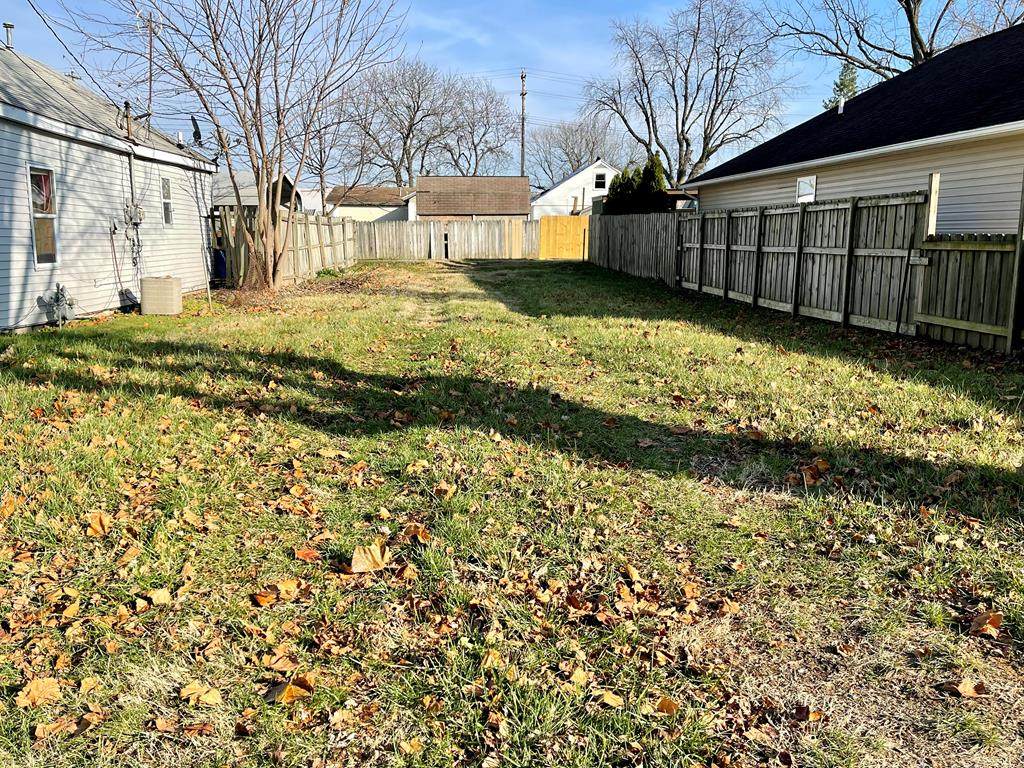 803 Poindexter St - Photo 1