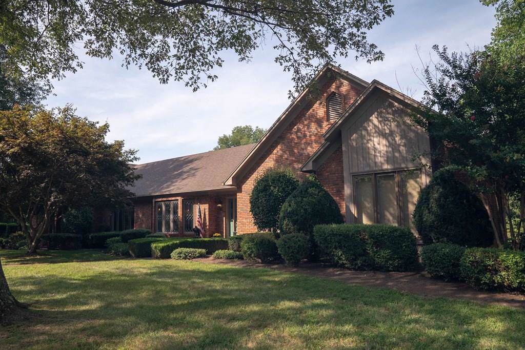 3101 Oakridge Ct - Photo 1