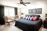 16 Cr 211 - Photo 59