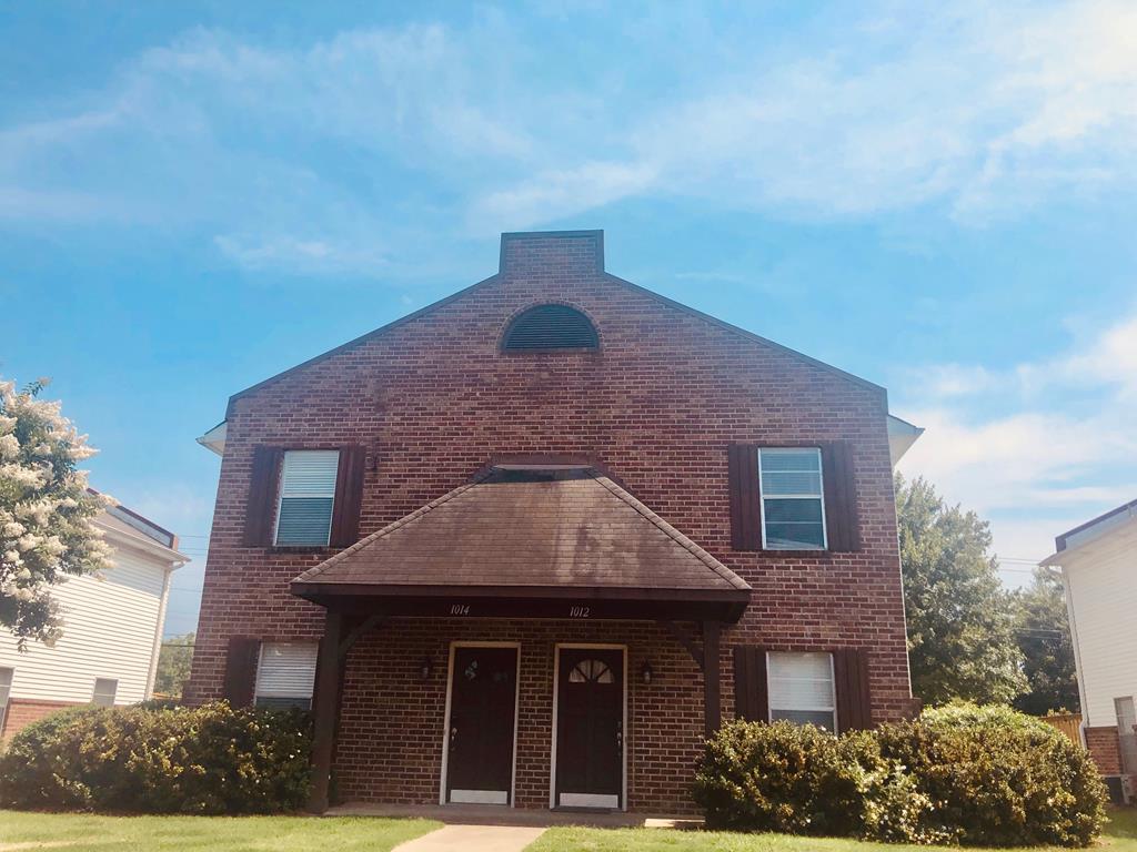 1012 Inverness - Photo 1