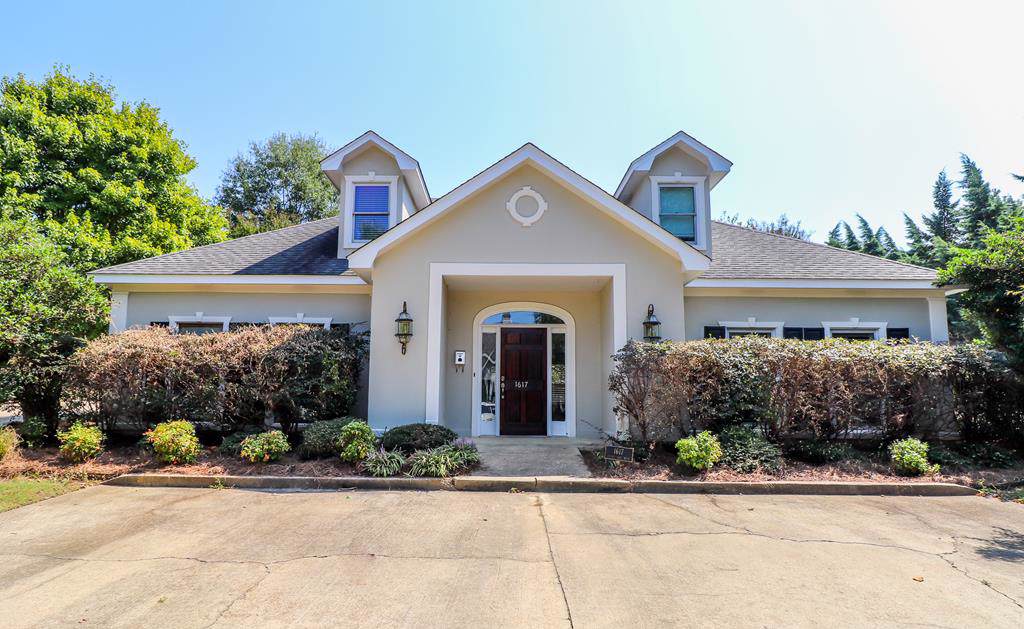 1617 Grand Oaks Blvd - Photo 1