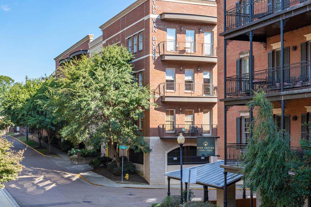 1400 Van Buren #304 - Photo 1