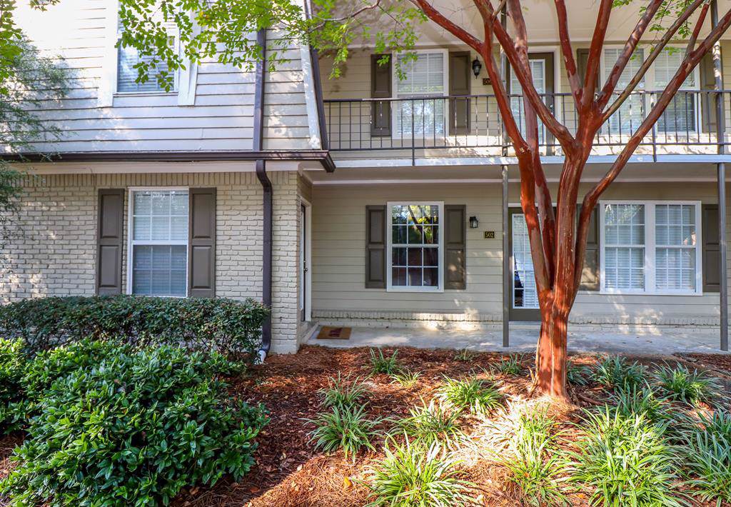 501 Park Lane - Photo 1