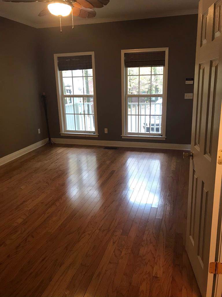 345 Russell - Photo 1