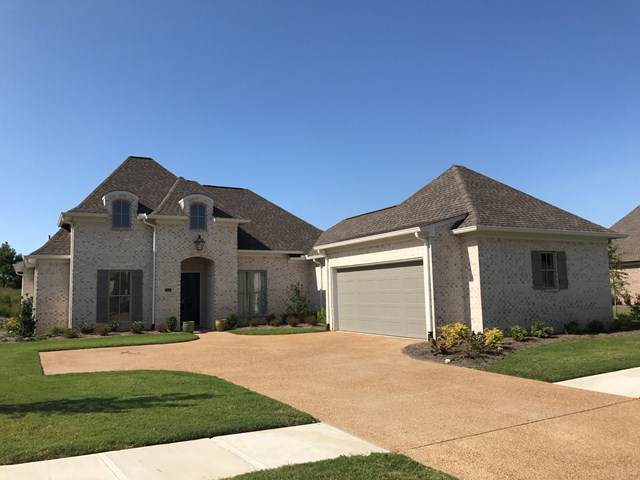 204 Greenbriar Loop - Photo 1