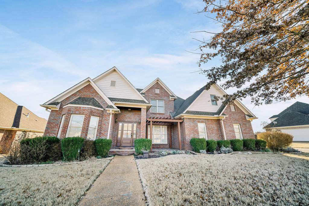 602 Centerpointe Cove - Photo 1