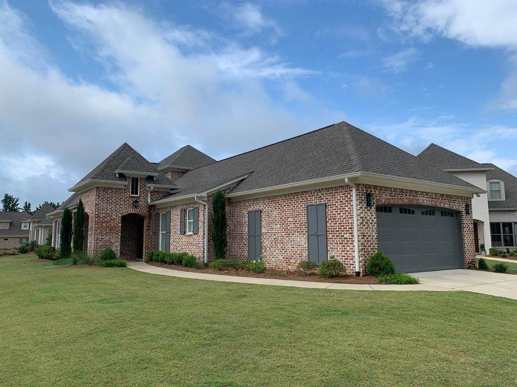 202 Fairway Court - Photo 1