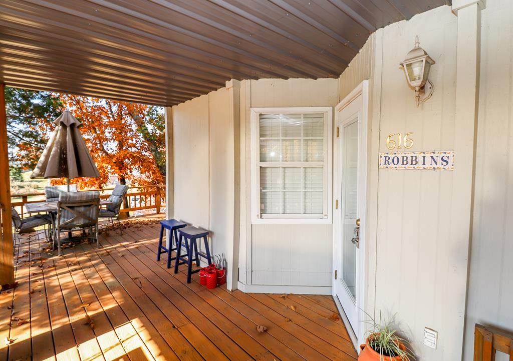 616 Hathorn - Photo 1
