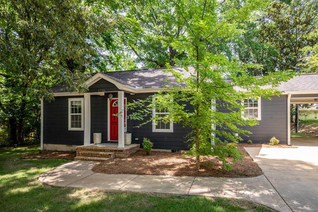1716 Jackson Ave East - Photo 1