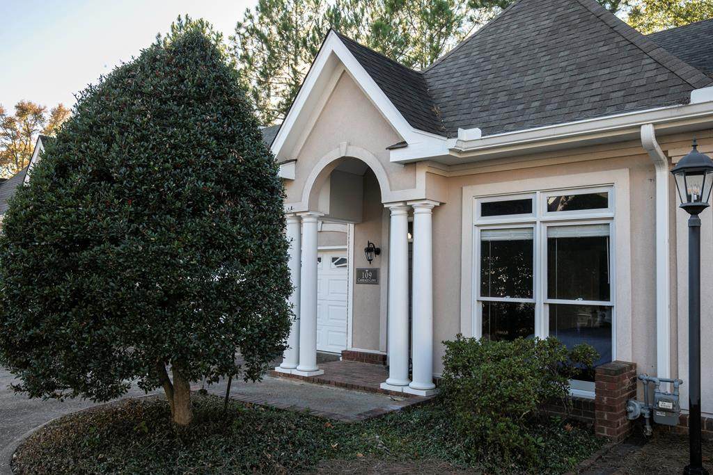 109 Carriage Cove - Photo 1