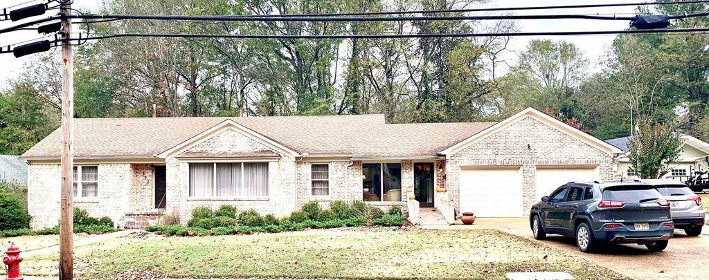 607 Highland - Photo 1