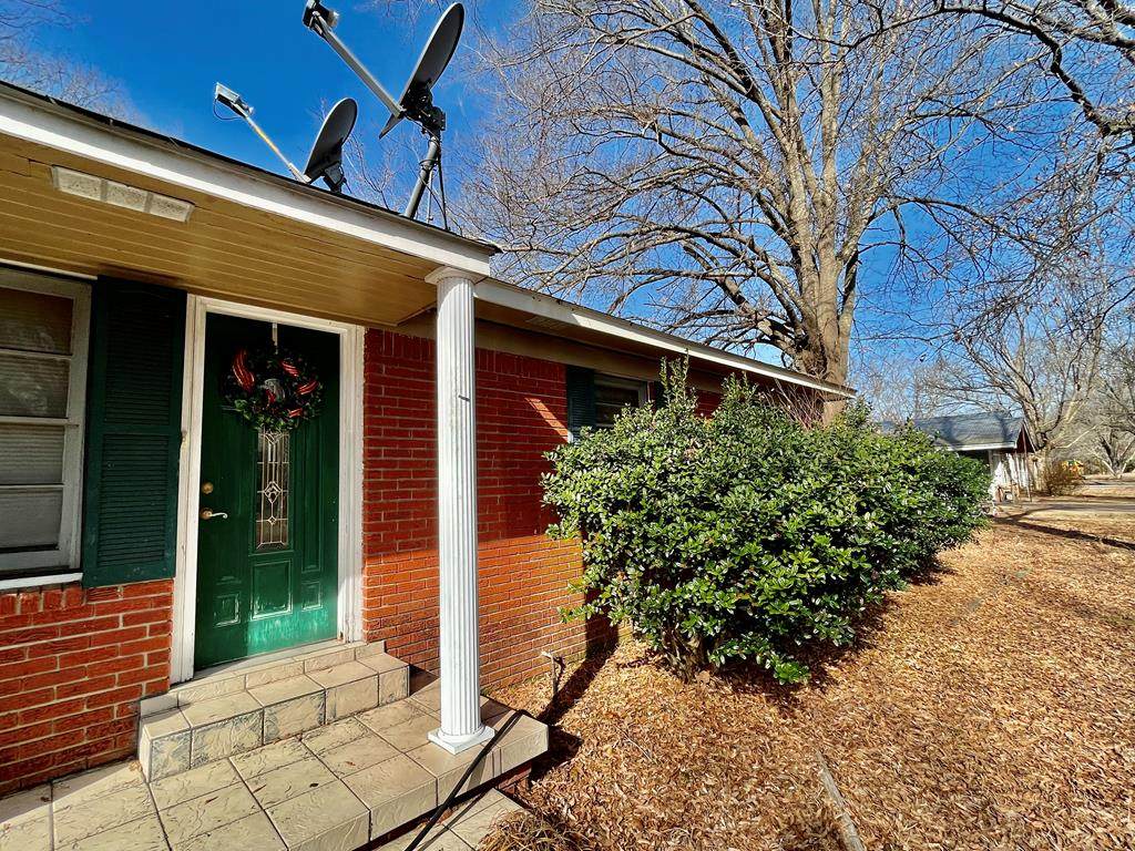 205 Calvary - Photo 1