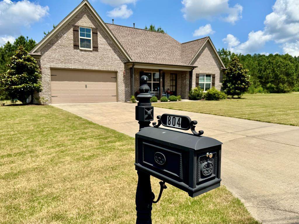 804 Twin Lakes Cove - Photo 1