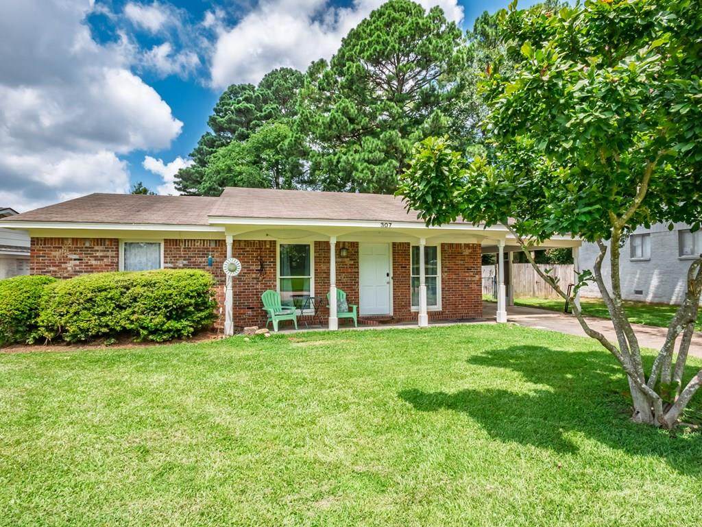 307 Combs - Photo 1