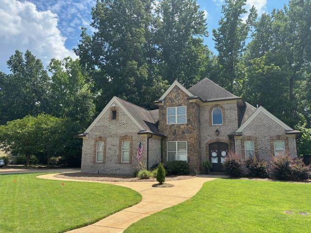 728 Nottingham Drive - Photo 1