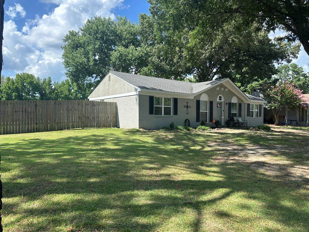 2950 Briarwood Drive - Photo 1