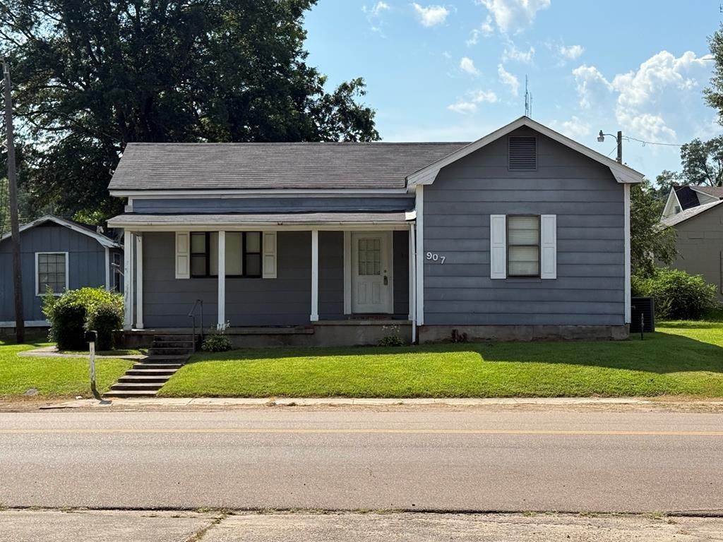 905 Central Street - Photo 1