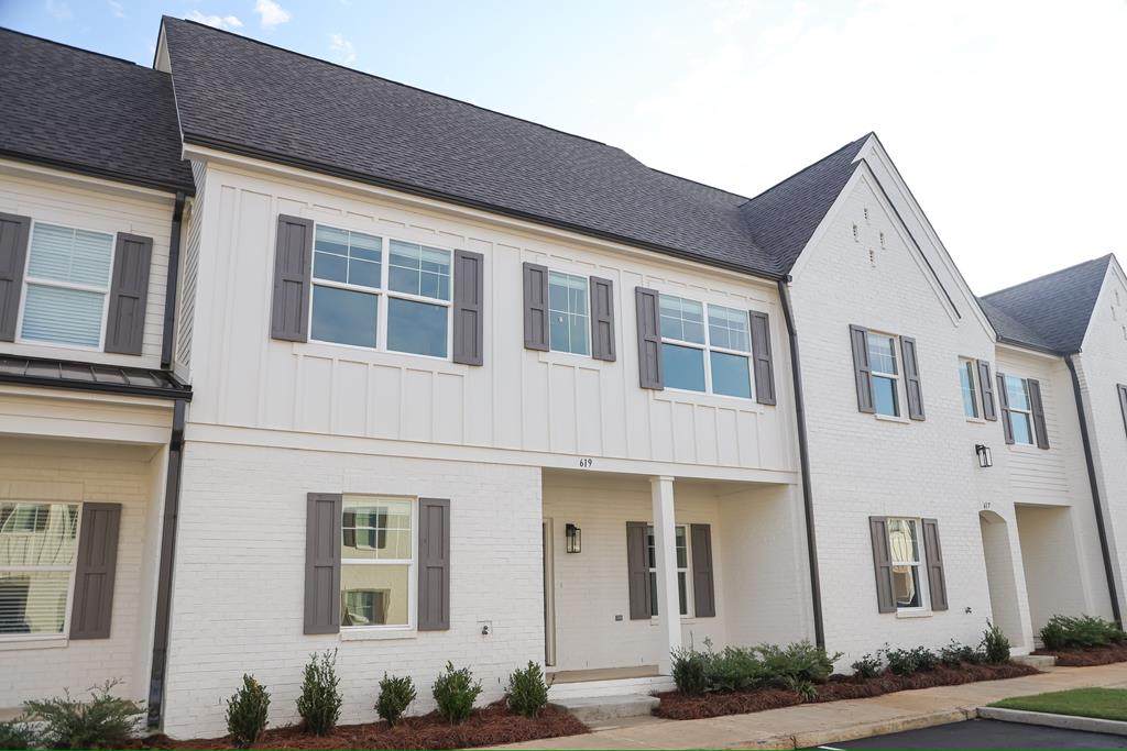 619 Cottage Grove Circle - Photo 1