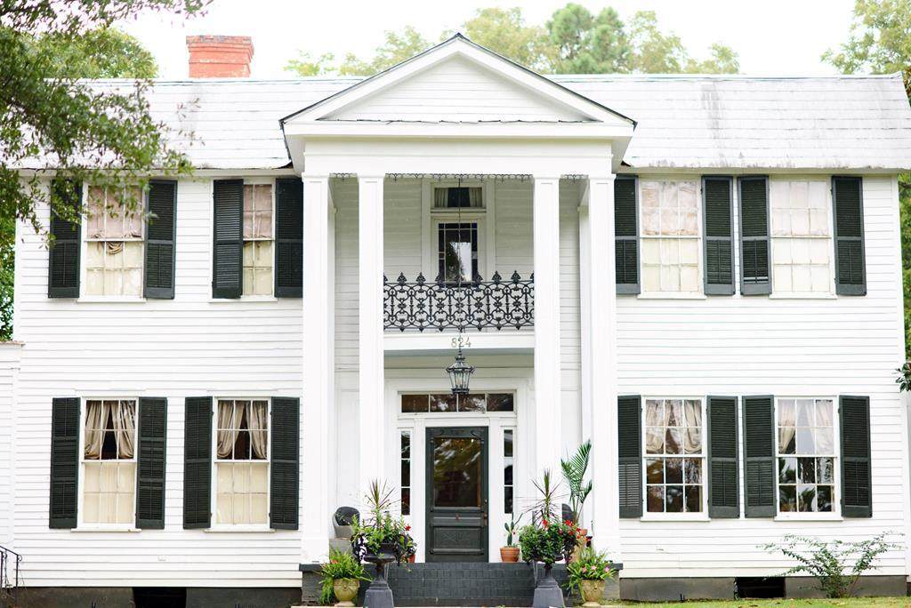 824 University Avenue - Photo 1