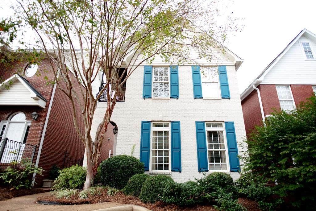 608 Bickerstaff - Photo 1