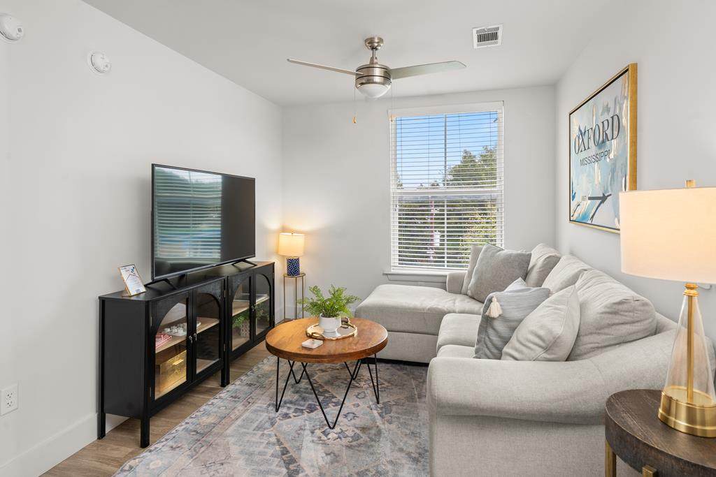 514 Jackson Ave. E #414 - Photo 1