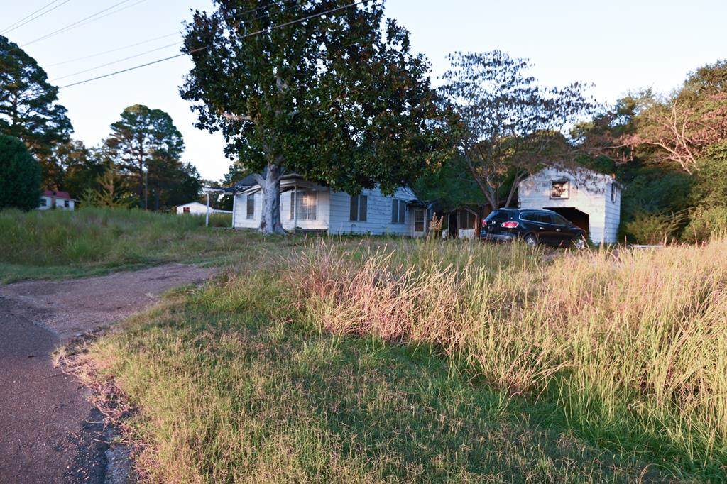 137 South Murphree Street - Photo 1