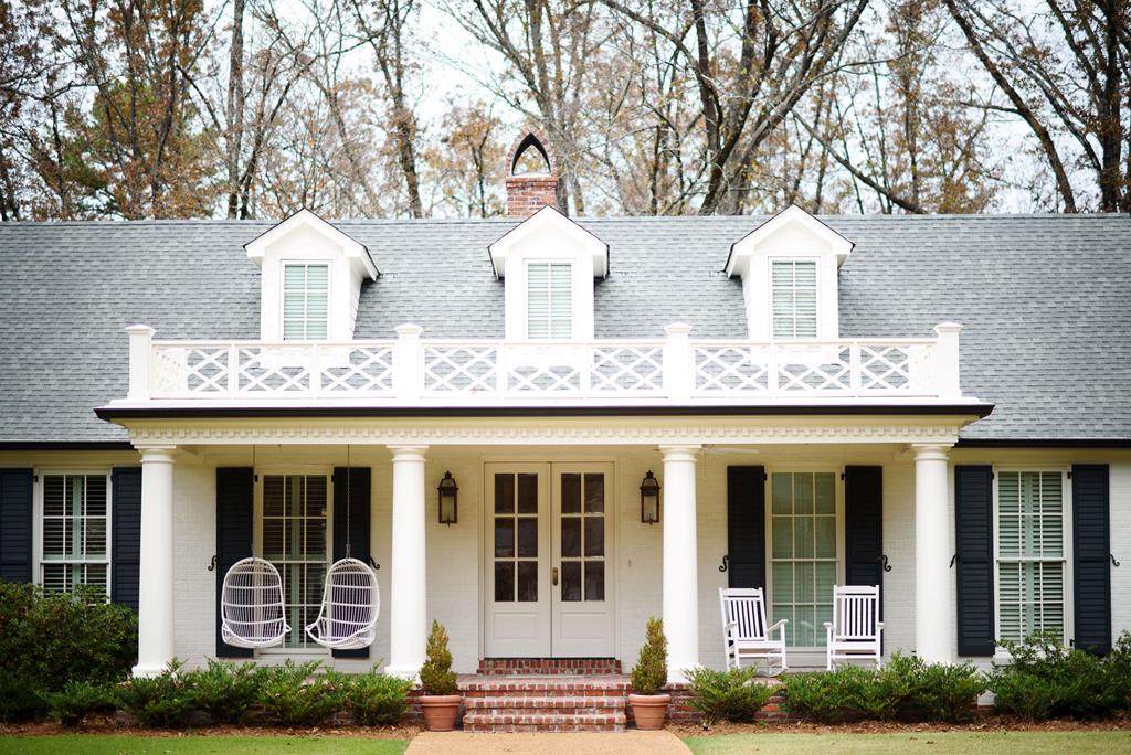 207 Colonial - Photo 1