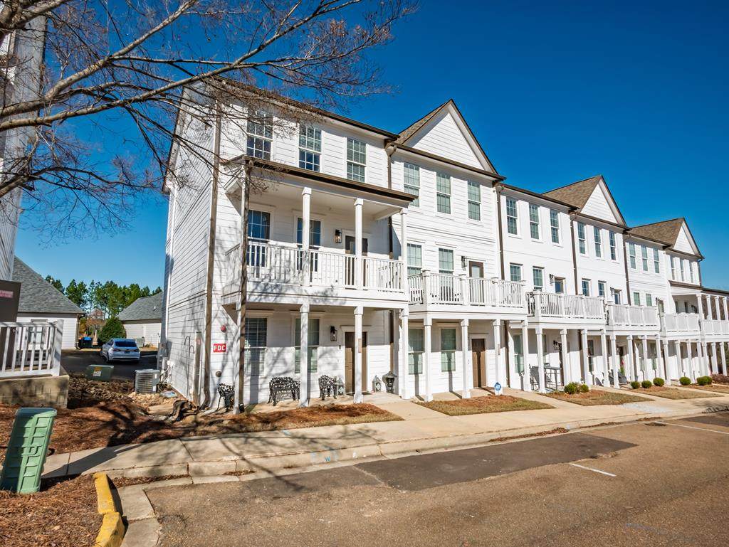 230 Town Center Dr - Photo 1