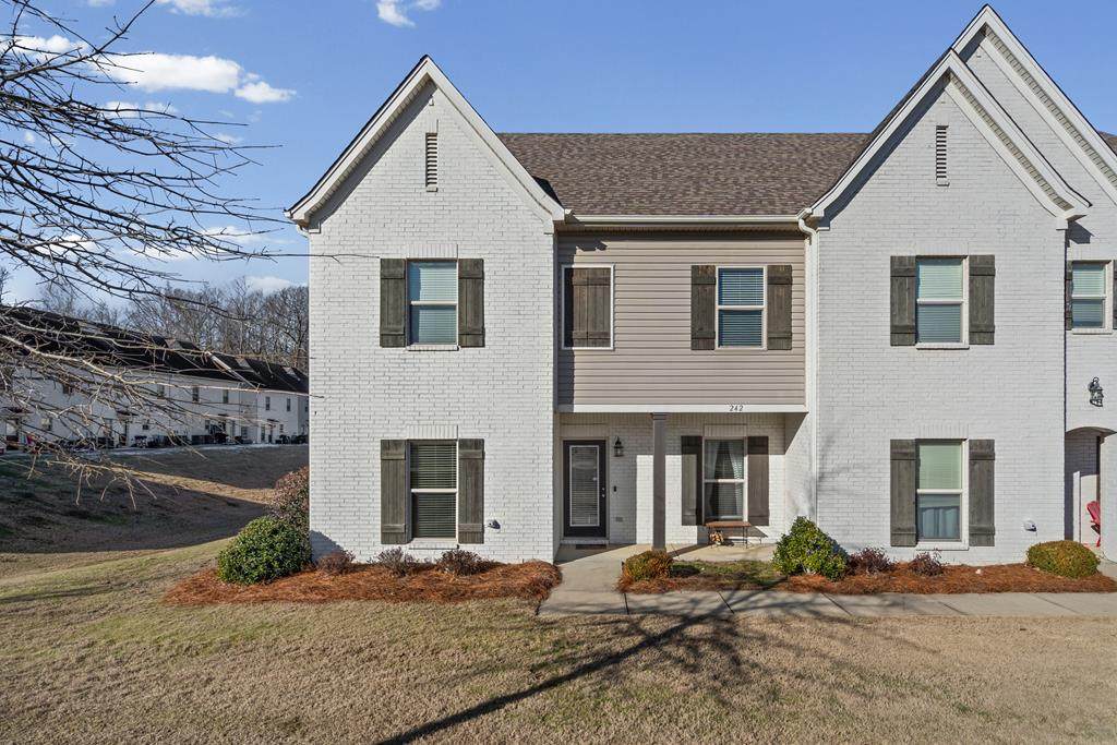 242 Massee Circle - Photo 1