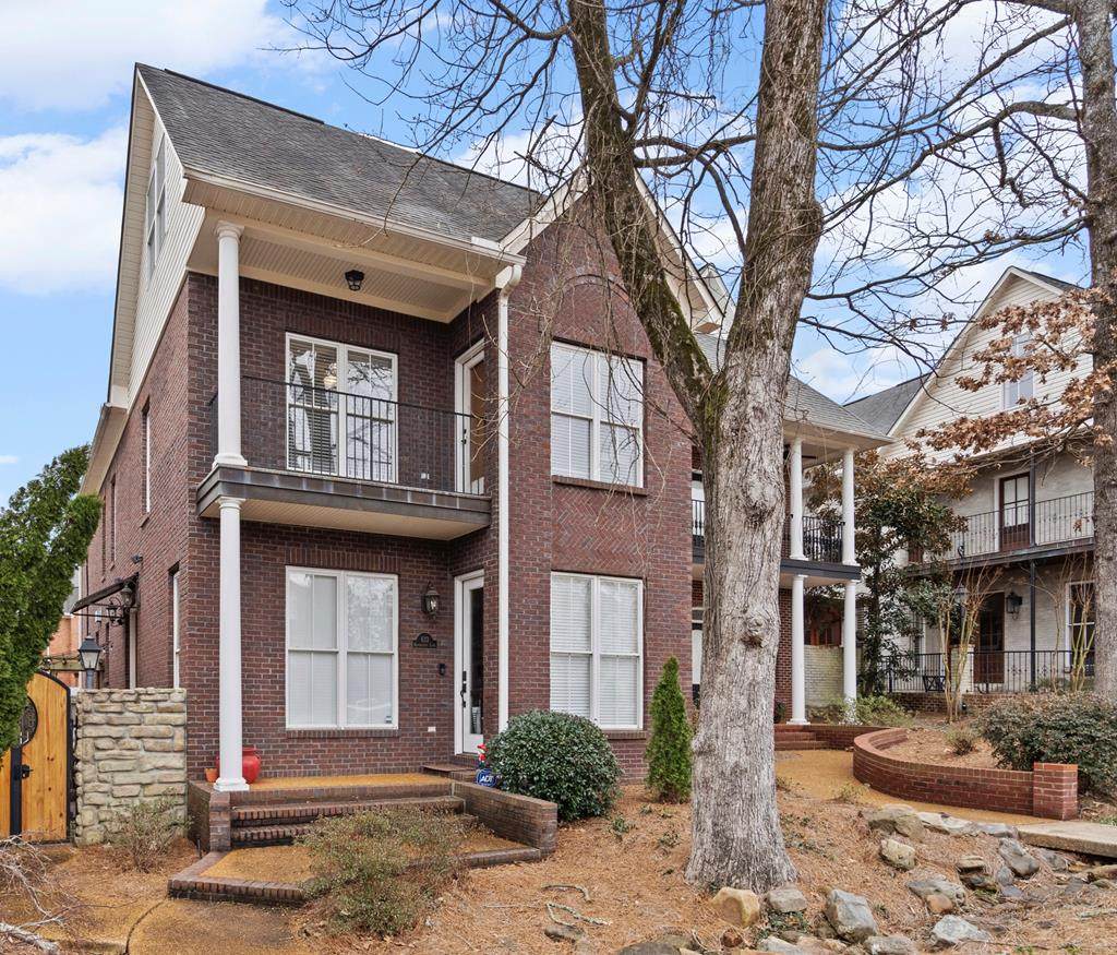 633 Bickerstaff Ln - Photo 1