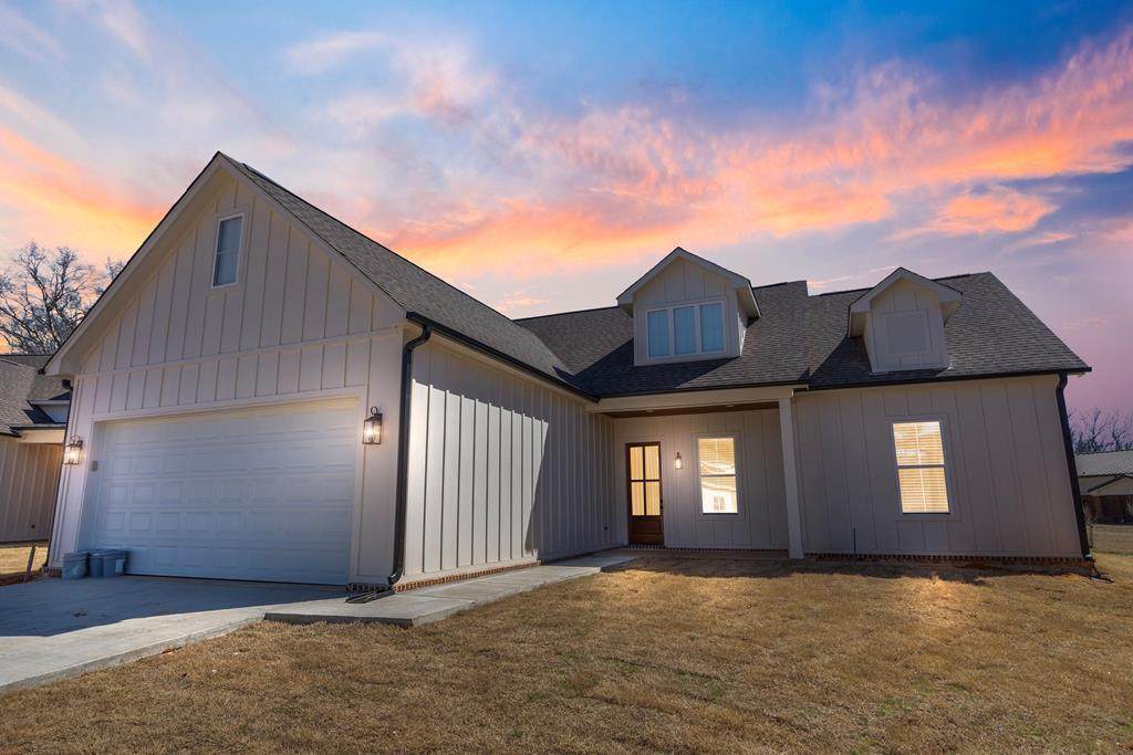 1010 Lily Lane - Photo 1