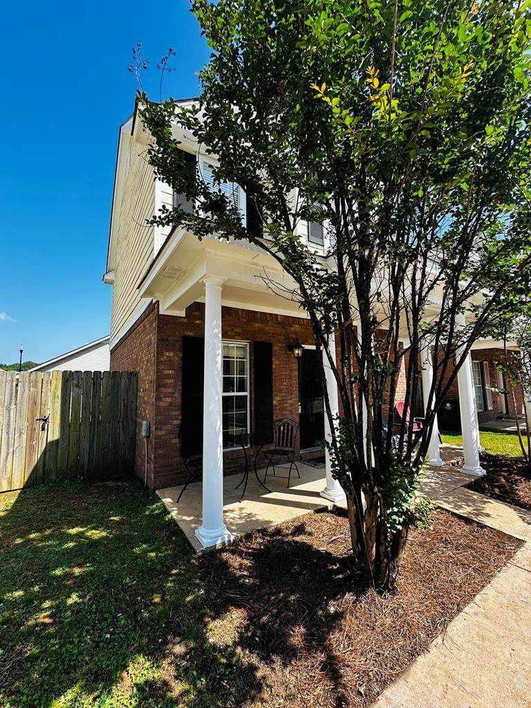 121 Greystone - Photo 1