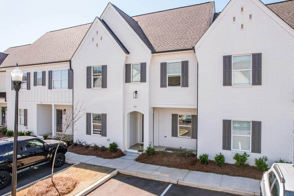 511 Rosewood Ln - Photo 1