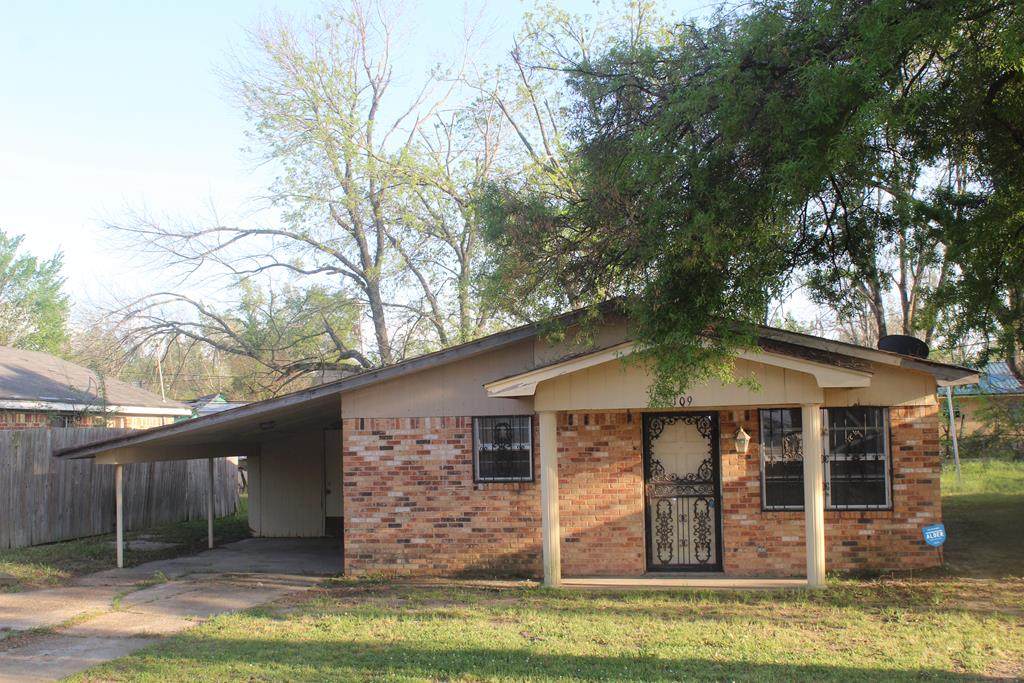 109 Jefferies - Photo 1